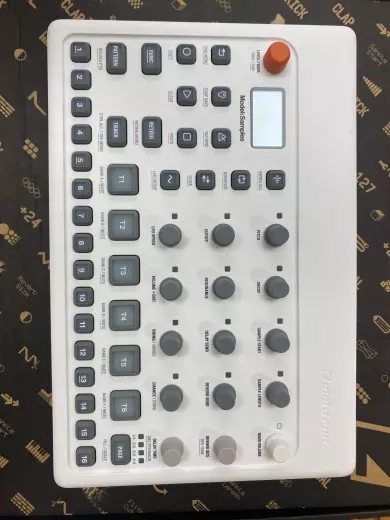 Store Special Product - Elektron - MODEL:SAMPLES