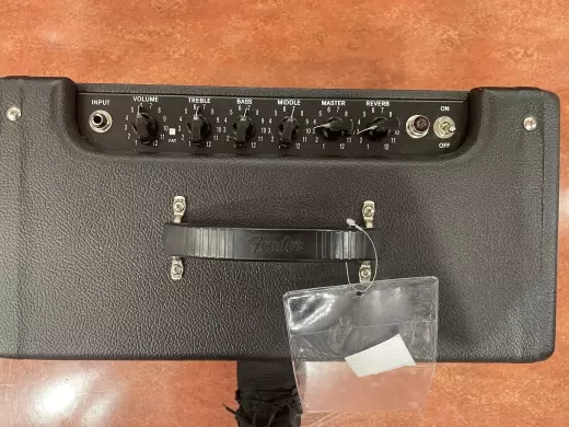 Store Special Product - Fender - 223-0500-000