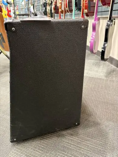 Store Special Product - Traynor - TRAYNOR 1X15 BASS COMBO AMP