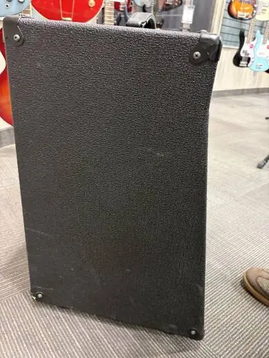 Store Special Product - Traynor - TRAYNOR 1X15 BASS COMBO AMP