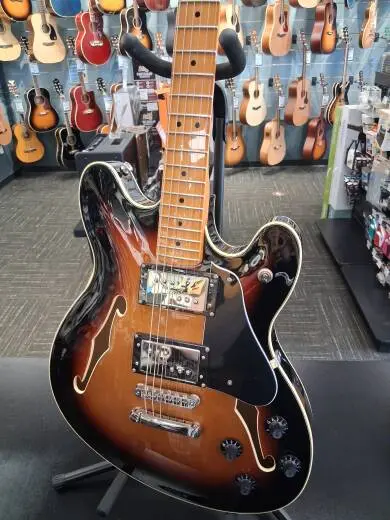 Store Special Product - SQUIER CLASSIC VIBE STARCASTER MN 3TSB