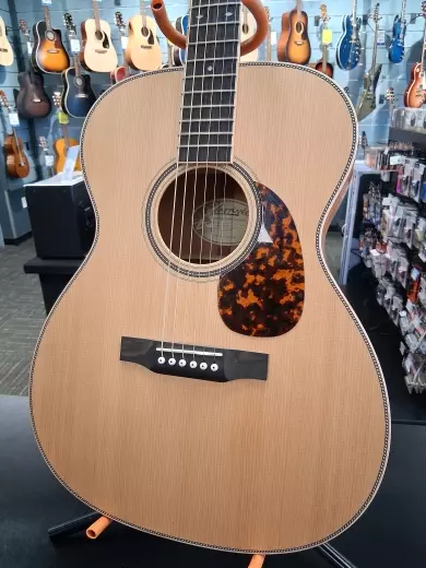 Store Special Product - Larrivee - OM40 MH