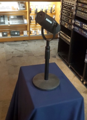Store Special Product - Shure - MV7X