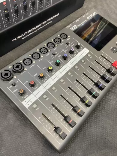 Store Special Product - Zoom - R20 ZOOM