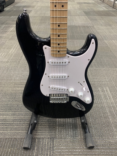 Store Special Product - Squier - Sonic Stratocaster, Maple Fingerboard - Black