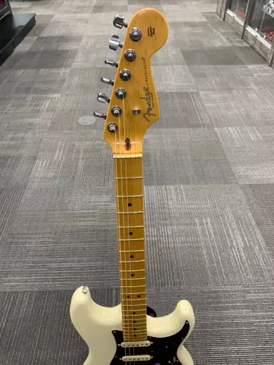 Store Special Product - Fender - American Professional II Stratocaster, Maple Fingerboard - Olympic White