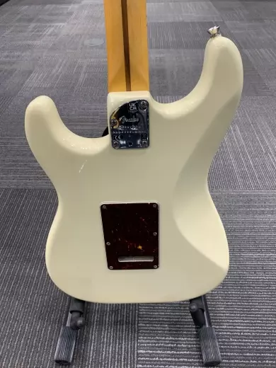 Store Special Product - Fender - American Professional II Stratocaster, Maple Fingerboard - Olympic White