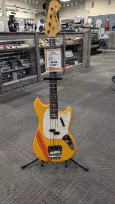 Store Special Product - FENDER VINTERA II 70S MSTNG BASS RW CORA W/GB
