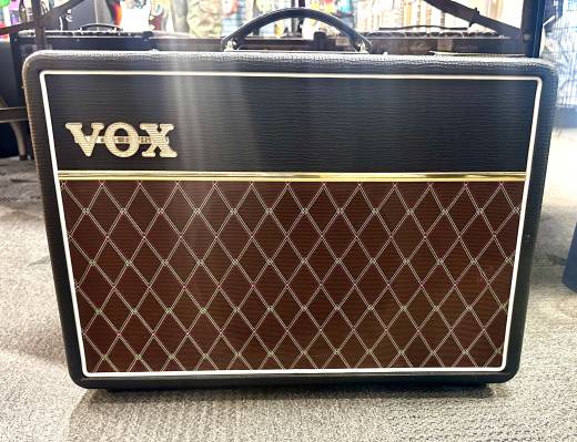 Store Special Product - Vox - AC10C1