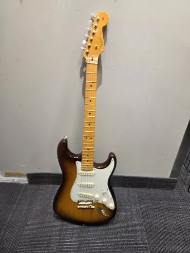 Store Special Product - 75th Anniversary Commemorative Stratocaster, Maple Fingerboard - 2-Colour Bourbon Burst