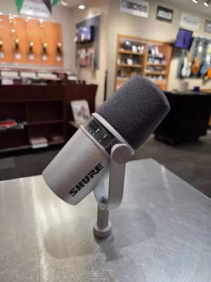 Store Special Product - Shure - MV7-S