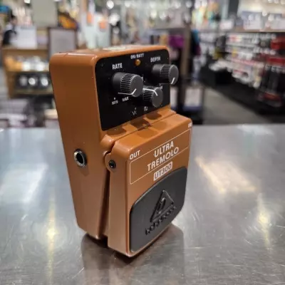 Store Special Product - Behringer - UT300