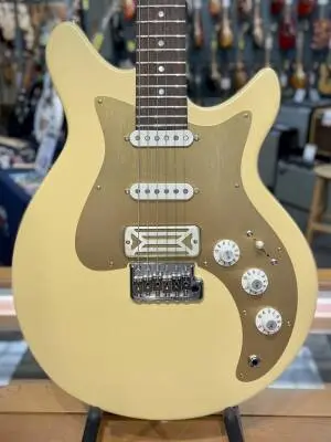 Store Special Product - Eastman Guitars - FullerTone DC\