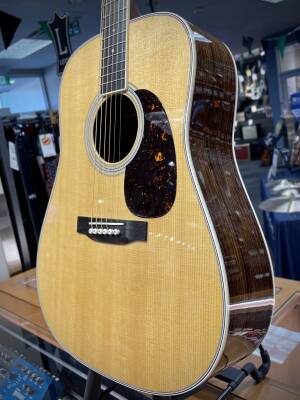 Store Special Product - Martin Guitars - D-35 Spruce/Rosewood Acoustic Guitar with Hardshell Case - Gloss