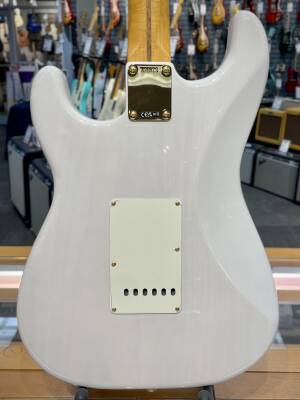 Store Special Product - Fender - Limited Edition American Vintage II 1957 Stratocaster, Flame Maple Fingerboard - White Blonde