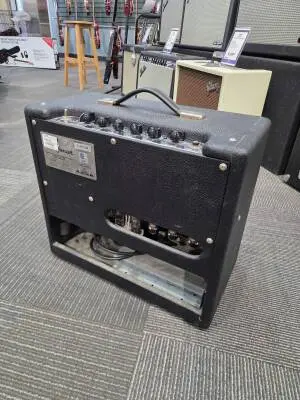 Store Special Product - FENDER BLUES JR BLACK