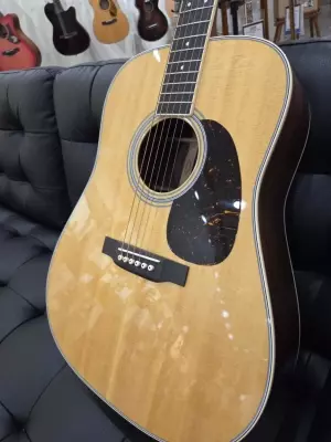 Store Special Product - Martin Guitars - D-35 V18