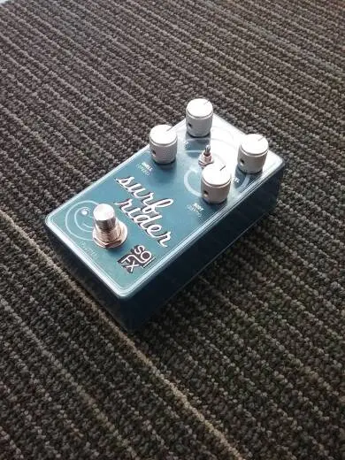 Store Special Product - Solid Gold FX - SURF RIDER