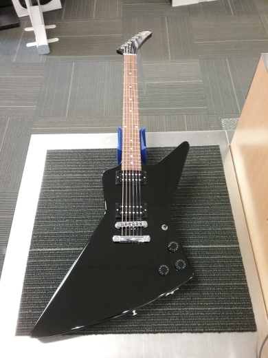 Store Special Product - GIBSON 80S EXPLORER EBONY W/CS
