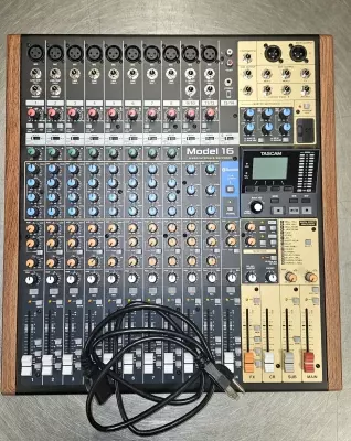 Store Special Product - Tascam - MODEL 16