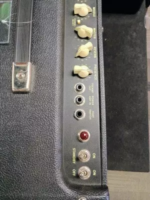 Store Special Product - Fender - 223-1200-000