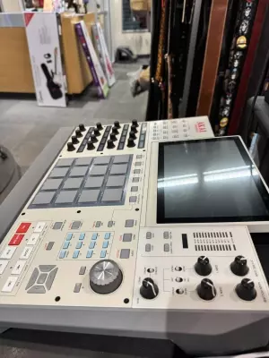 Store Special Product - Akai - MPC X SE