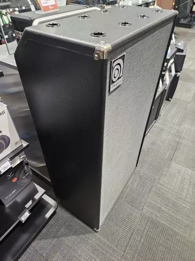 Store Special Product - Ampeg - SVT-810AV
