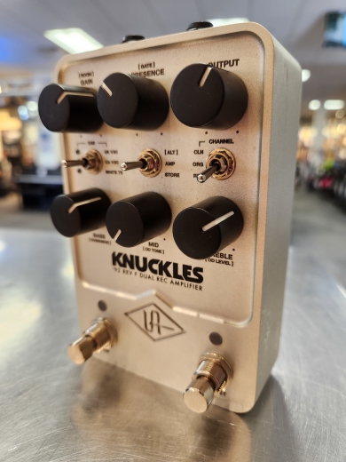 Store Special Product - UA KNUCKLES \