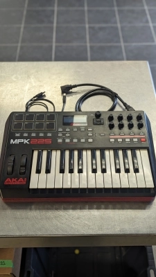 Gear Hunter Akai MPK225