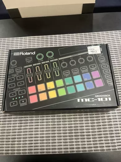 Store Special Product - Roland - MC-101