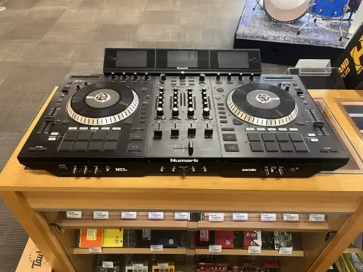 Store Special Product - Numark - NS7 III