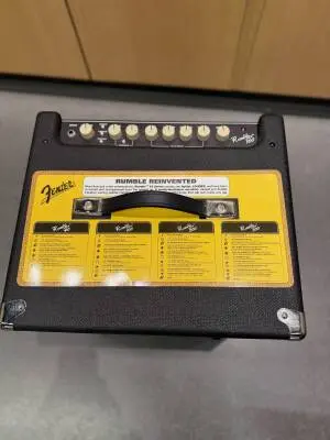 Store Special Product - Fender - Rumble 100 Bass Amp