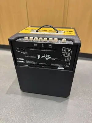 Store Special Product - Fender - Rumble 100 Bass Amp
