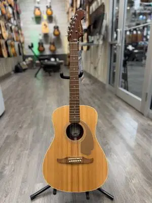 Store Special Product - Fender - Malibu Player