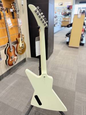 Store Special Product - Gibson 70s Explorer Electric Guitar with Hardshell Case - Classic White- DSXS00CWCH