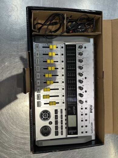 Store Special Product - Zoom - R24