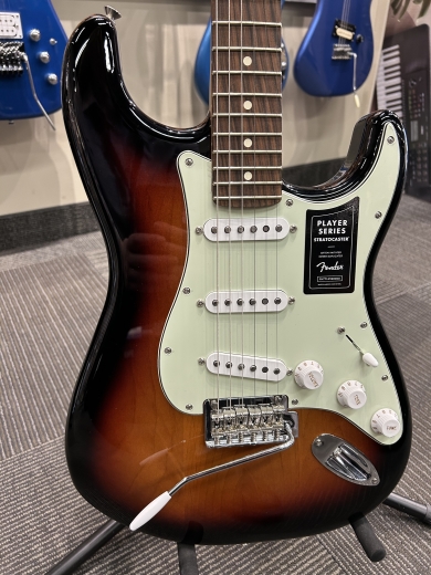 Store Special Product - Fender Limited Edition Player Stratocaster with Roasted Pau Ferro Fingerboard - 3-Tone Sunburst - 014-4593-500