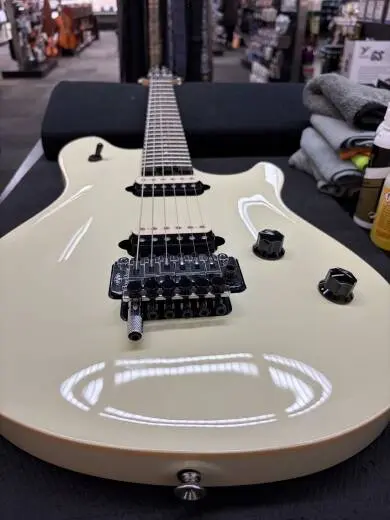 Store Special Product - EVH - Wolfgang Special - Ivory