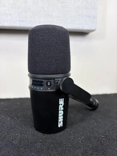 Store Special Product - Shure - MV7-K XLR/USB Dynamic Podcasting Microphone - Black