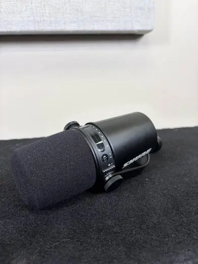 Store Special Product - Shure - MV7-K XLR/USB Dynamic Podcasting Microphone - Black