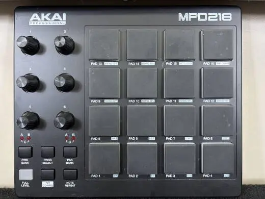 Store Special Product - Akai - MPD218 Pad Control Unit