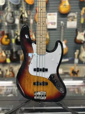 Store Special Product - Squier - Affinity Jazz Bass 3 Tone Sunburst