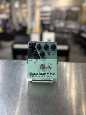 Store Special Product - Tech 21 - Geddy Lee Shape Shifter