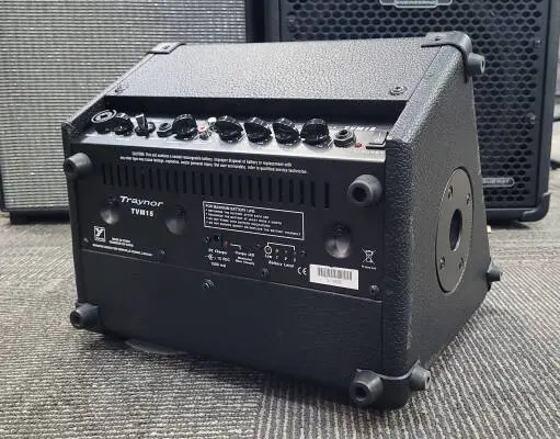 Store Special Product - Traynor Travelmate Battery Amp - TVM15