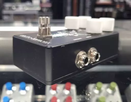 Store Special Product - Electro-Harmonix Reverb - OCEANS 11
