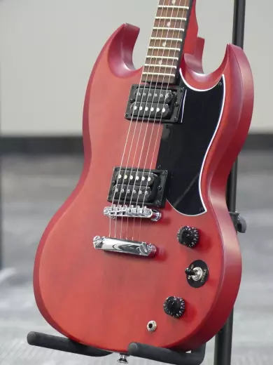 Store Special Product - Epiphone - Guitare électrique SG E1 Special Satin (fini cerisier satiné rétro)
