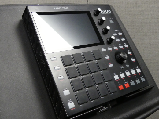 Gear Hunter Akai Centre De Production Musicale Autonome MPC One