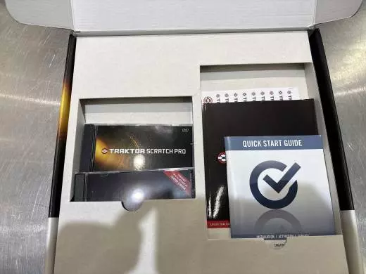 Store Special Product - Native Instruments - 8 Output DJ Interface