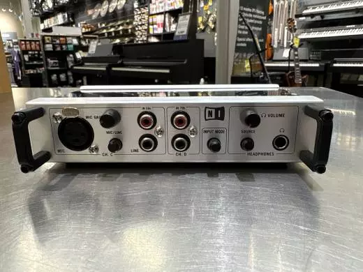 Store Special Product - Native Instruments - 8 Output DJ Interface