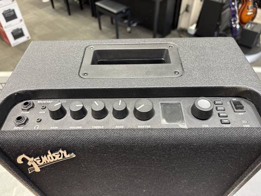 Store Special Product - Fender - Mustang LT25